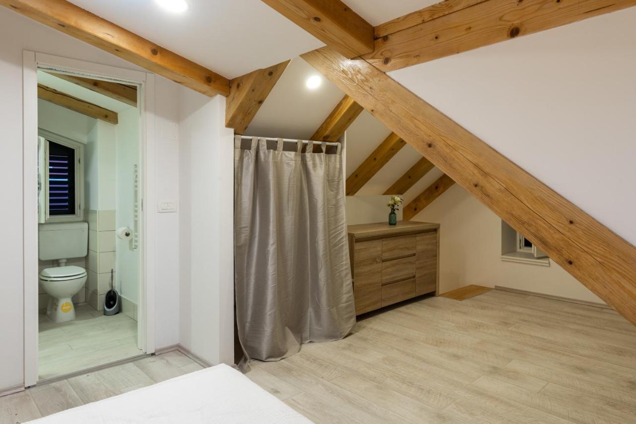 Holiday Home Anamarija 챠브타트 외부 사진