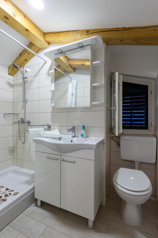 Holiday Home Anamarija 챠브타트 외부 사진