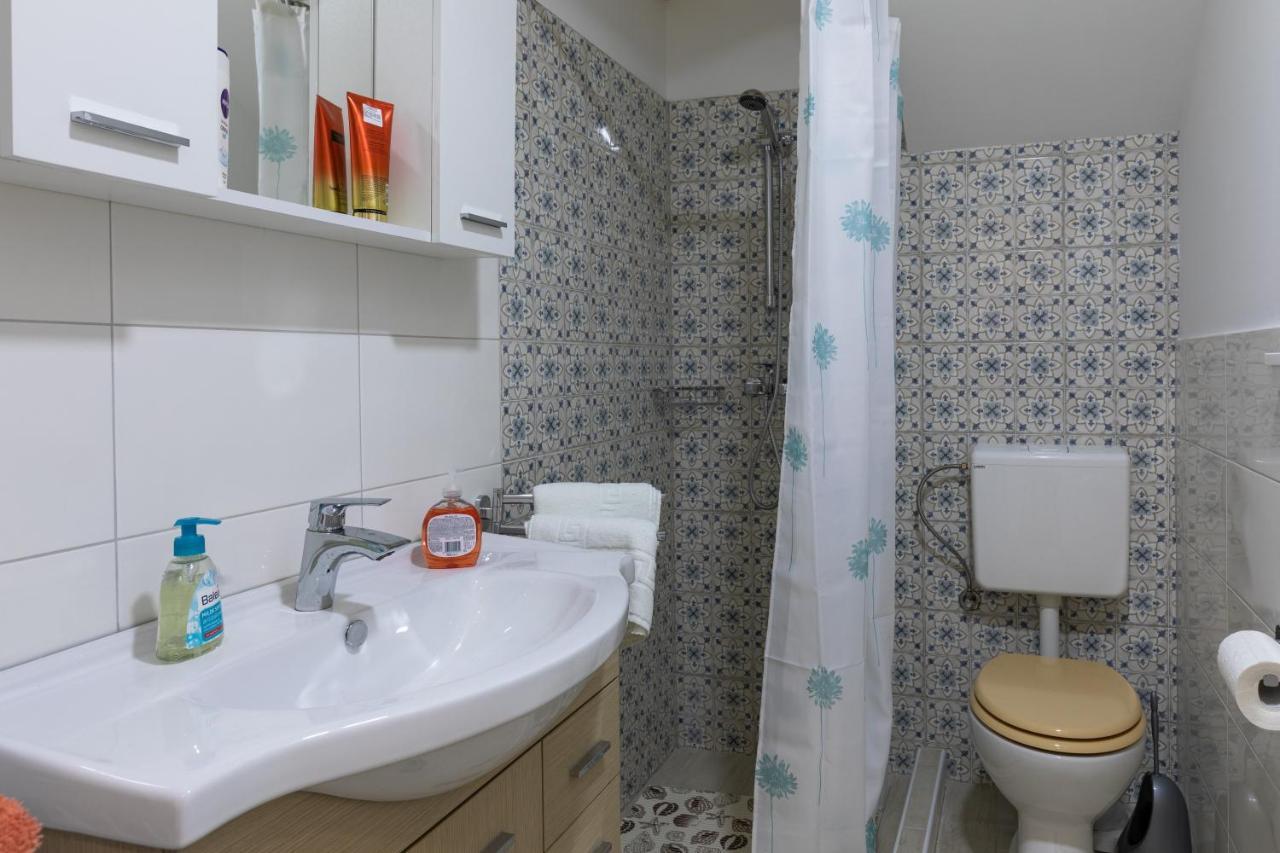 Holiday Home Anamarija 챠브타트 외부 사진